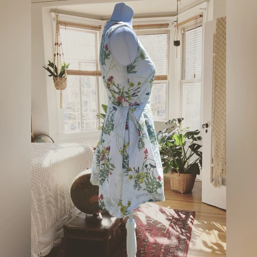 Floral dress size 0 by Gap. - Picture 2 of 14